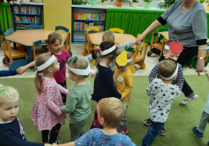 W środku koła tworzą się kolejne pary