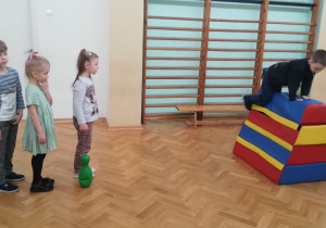Kolejka do toru przeszkód