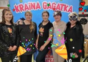 Pani Anna Gruda, pani Iwona Nikodemska, pani Iwona Wróblewska wraz z organizatorkami balu