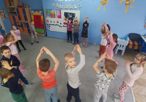 Żaby śpiewają piosenkę