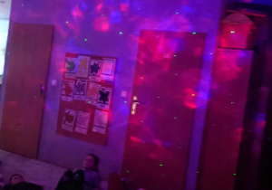 Starszaki podczas zabawa relaksacyjnej