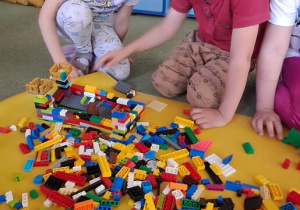 Nadia i Olaf dobudowują coraz więcej elementów do swojego zamku