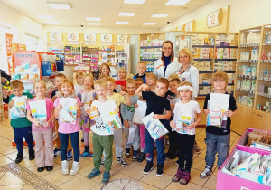 Delfinki z Paniami farmaceutkami