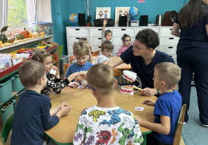 inscenizacja dbania o jame ustna