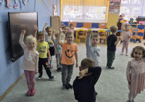 Zabawa ruchowa przy muzyce "Statua Wolności"