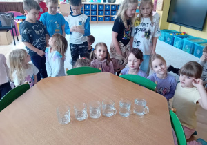 Będziey grać na szklankach