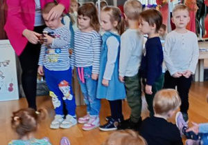 Tygryski grają na instrumentach
