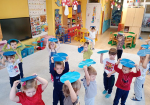 Chronimy głowę pod parasolem