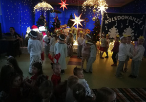 Puchatki prezentują piosenkę "Świąteczne życzenia"
