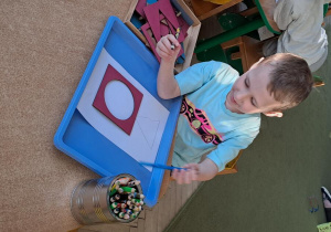 Kształcenie zmysłów Montessori "Kształty" - praca wolna Janka