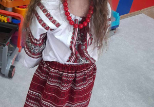 Yewa w stroju ukraińskim