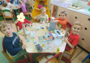 Nasze przedszkolaki dają drugie życie odpadom