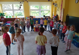 Śpiewamy Sto lat Zuzi