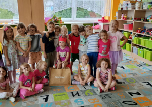 Paulinka ze swoją grupą