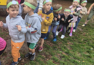 dzieci podczas zabawy