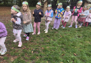 dzieci podczas zabawy