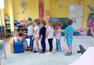 Tymon rozdaje cukieraski