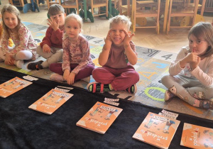 dzieci podczas zajęć