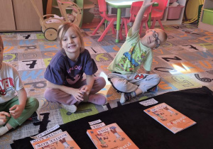 dzieci podczas zajęć