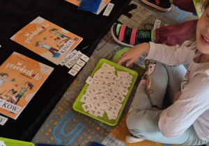 układanie swojego imienia z rozsypanki literowej