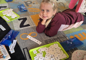 układanie swojego imienia z rozsypanki literowej