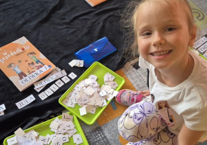 układanie swojego imienia z rozsypanki literowej