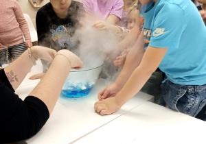 Obserwacja niezwykłej reakcji