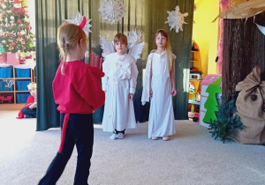 Diabeł- Zuzia G.rozmawia z Aniołami