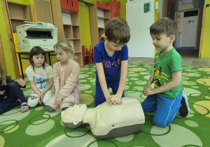 ćwiczenia dzieci na fantomie