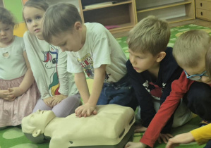 ćwiczenia dzieci na fantomie