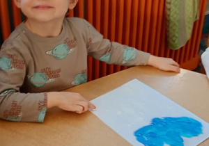 Tymek maluje chmurkę