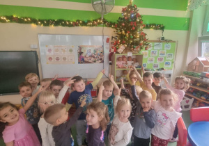 Dzieci z choineczką