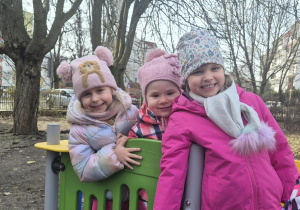 Dziewczynki podczas zabawy