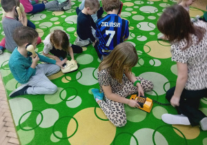 Martynka i Olek próbują się dodzwonić