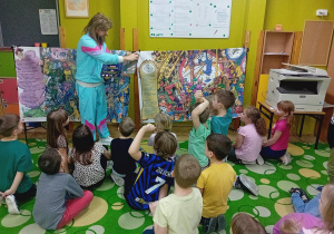 Delfinki szukają Wally'ego