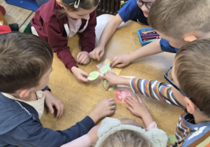 Zabawa w szefa kuchni, nazywa poznanych składników