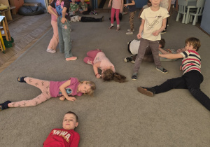 Zabawa ruchowa w starszakach