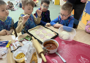 mali kucharze w akcji