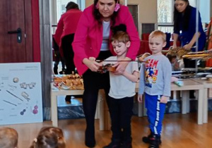 Tygryski grają na instrumentach