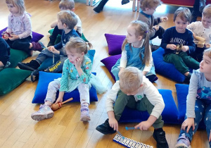 Tygryski graja na instrumentach