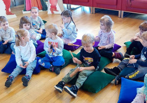 Tygryski grają na instrumentach