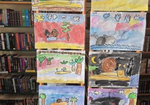 prace dzieci namalowane wcześniej w przedszkolu