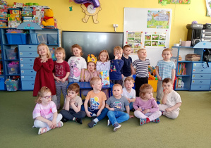 4 urodziny Zuzi w przedszkolu, zdjęcie grupowe