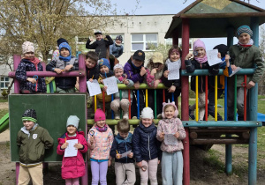 Delfiny po udanej zabawie w detektywów szukających wiosny