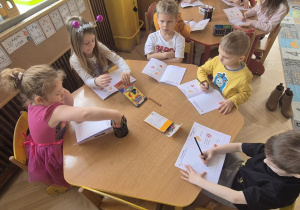 praca przy stolikach