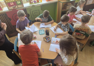 praca przy stolikach