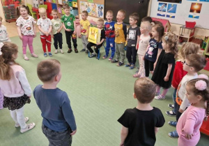 dzieci świętują urodziny