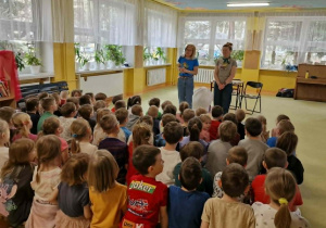 dzieci spotkały się z autorką książek dla dzieci