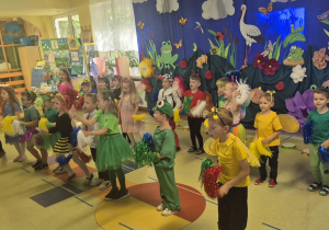 wspólne śpiewanie piosenki angielskiej
