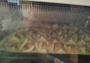 ciasteczka piekące się w piecyku